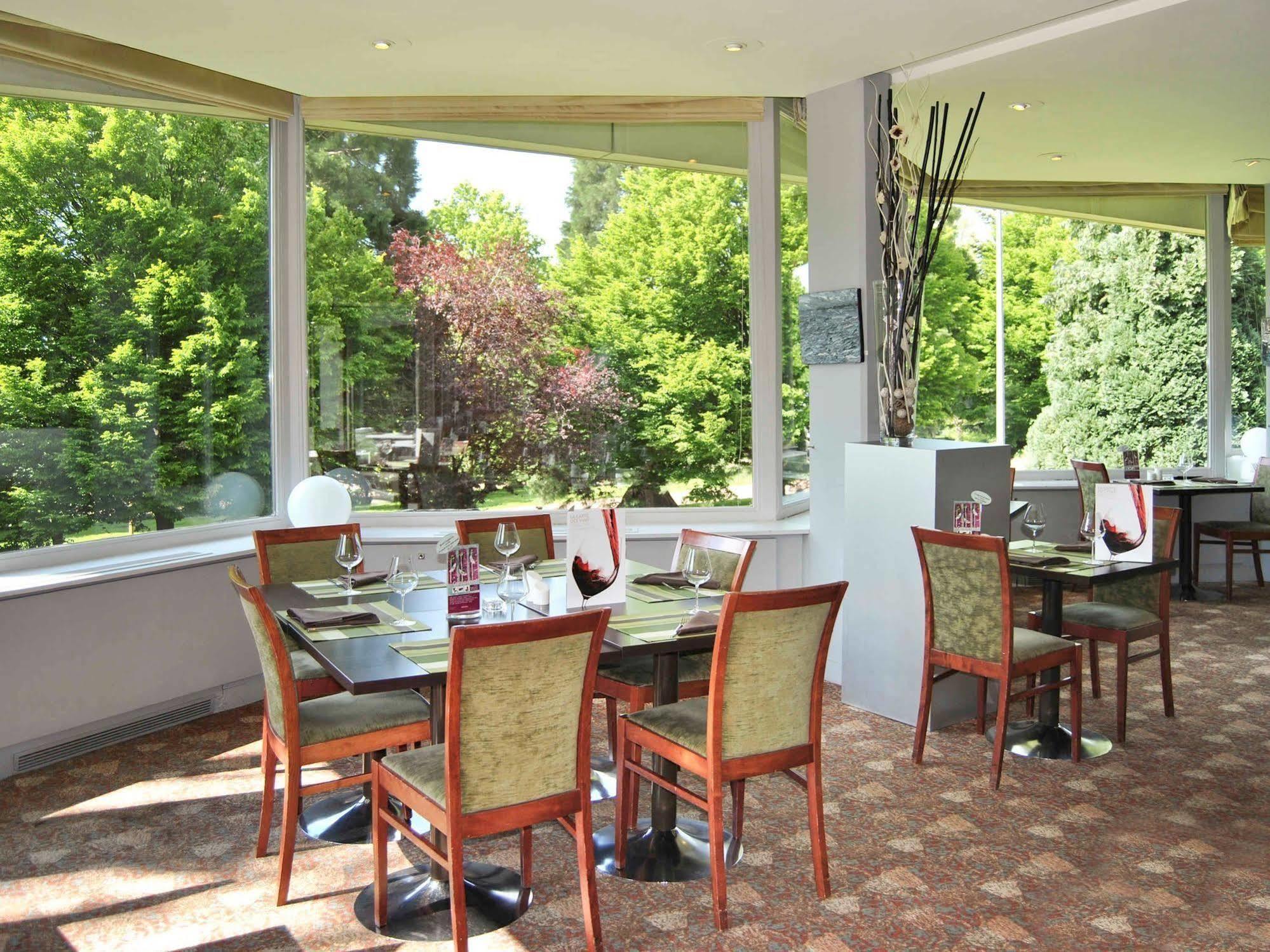 Mercure Saint Etienne Parc De L'Europe Exterior photo